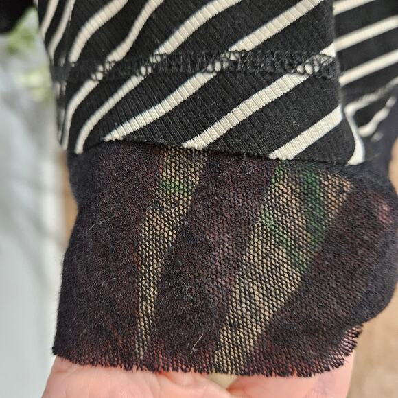 Weekend Suzanne Betro Black White Striped Exposed Seam V Neck Tunic Top Large - Picture 8 of 11